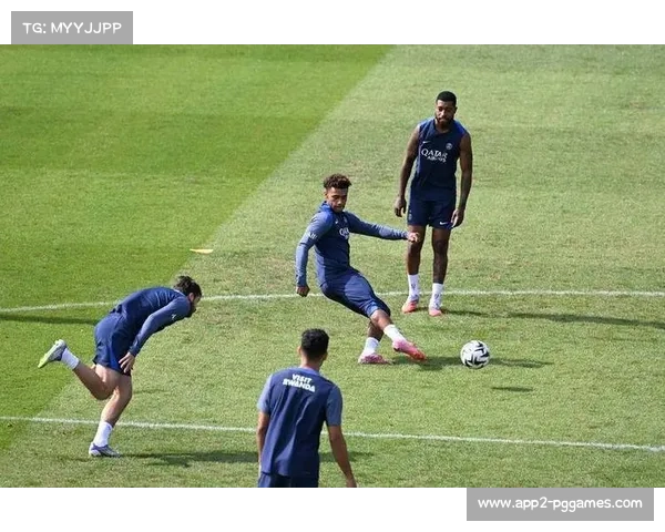 法国足球博物馆举办特展，回顾法甲联赛历史经典时刻。